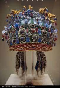 孝端皇后凤冠 孝端皇后凤冠,一座矿物“宝库”