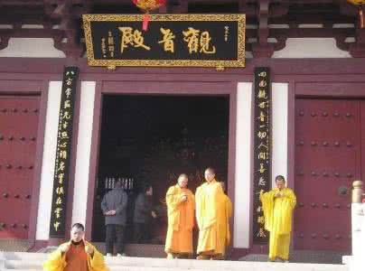 上海寺庙 丁义珍式窗口 这是上海最贵的寺庙了吧？丁义珍式售票窗口亮了