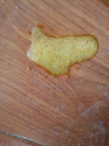 宝宝拉灰白色大便图片 宝宝拉灰白色大便图片 宝宝大便为什么是白色的