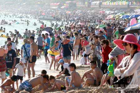 中国游客挤爆鸭绿江畔 据说这几个地方明天会被游客挤爆，有你要去的吗？