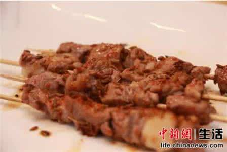 秘制羊肉串 《回家吃饭》马氏父女联手秘制羊肉串(图)