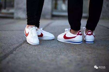 汤姆汉克斯年轻 cortez 经过45年,共同与汤姆汉克斯一起(17)奔跑 | 经典重现 Nike Cortez OG