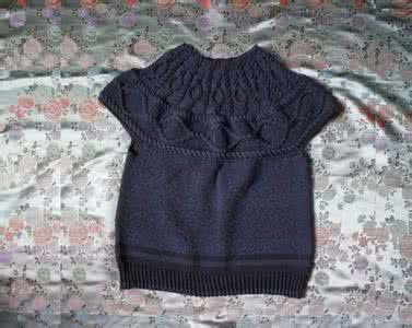 圆肩背心简单 圆肩背心