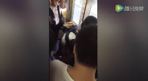宜家回应 网上现宜家不雅照官方回应称：非北京门店已报警丨北京城事