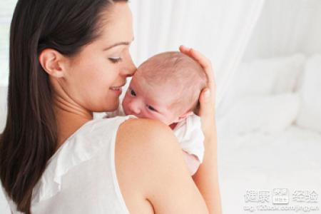 产妇月子里如何瘦身 月子期间怎么洗头 产妇月子期间可以洗澡吗