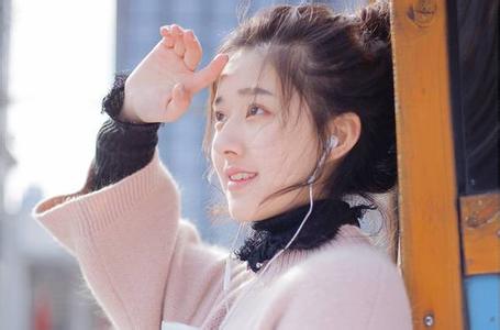 男人爱上一个人的感觉 男人若因为一个人好而爱上她，通常背后藏着？