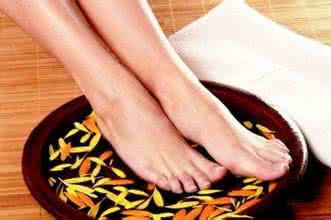 食用醋泡脚有什么好处 用食醋泡脚的好处