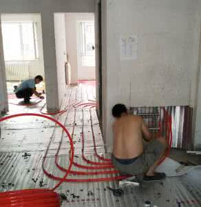 地暖回填施工现场图 精品地暖施工现场图文解说