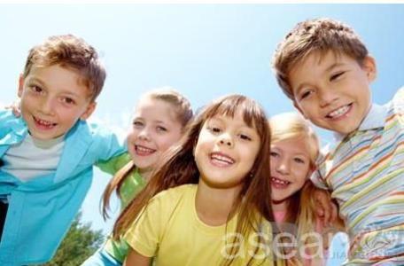 成功交际法则 《帮助孩子学会交际的74个法则》（上）