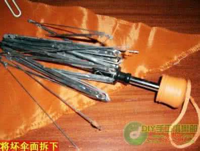 用软木做地暖防潮垫 用坏伞面做防潮垫
