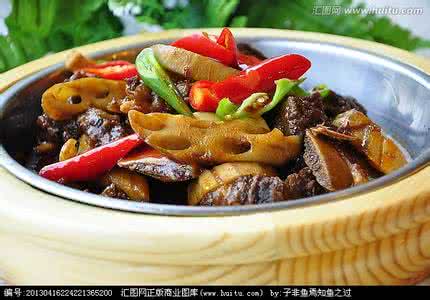 怎样做家常菜黄焖鸡块 地方家常菜-武汉腊鸭(或鸡)焖藕