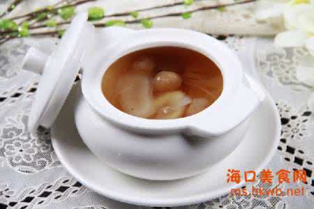 金银耳杏仁桂圆羹 珍珠桂圆杏仁饮的做法