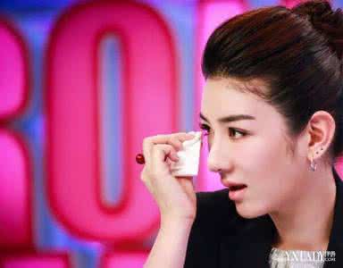 黄奕黄毅清为什么离婚 黄奕落泪谈离婚原因 黄奕落泪谈离婚 黄毅清配图发文:又躺枪了