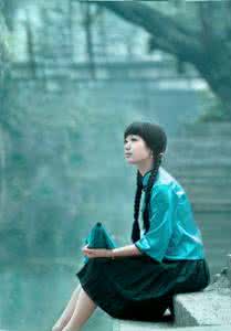 温暖心灵的情感美文 用半生的繁华,换一生的阑珊【情感美文】