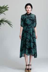 美女穿透明的裙装图片 裙装  古典美旗袍裙---花型美