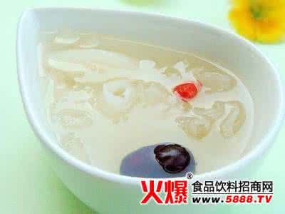 川贝冰糖炖雪梨的功效 冰糖炖雪梨的食疗功效及做法