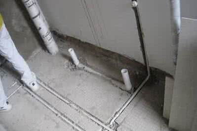 哑铃卧推常见误区 水改造有哪些常见的误区？