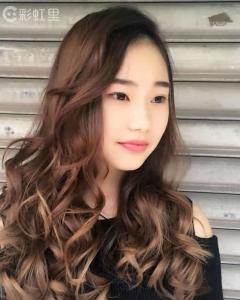 圆脸中长发烫发 圆脸中长发烫发发型烫法