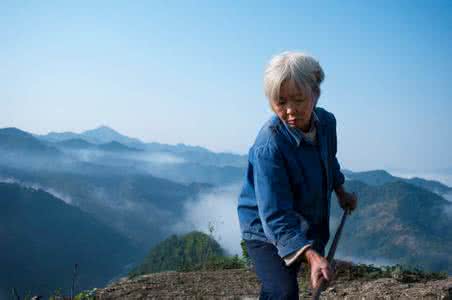 父亲是一座大山 母亲给了我一座大山