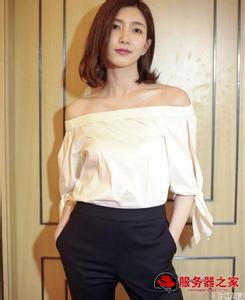 杨雨婷优雅亮相时装周 19款优雅经典时装，俏丽婀娜让你连心情一起轻快飞扬