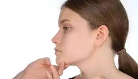 面试官容易犯的错误 女性打粉底最容易犯的7大错误