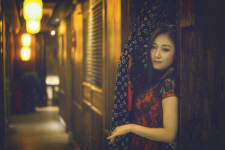 最低姿态爱情 跨过了初恋，爱情就生出了很多姿态 | 新鲜生活