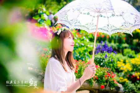 借一场花开,多一场人海 借一场花开，躲一场人海