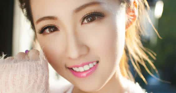 赵丽颖戴美瞳吗 美女戴美瞳吗？