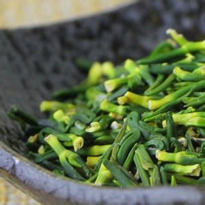 莲子心和莲子芯 莲子心的功效与作用 莲子芯该知道的副作用