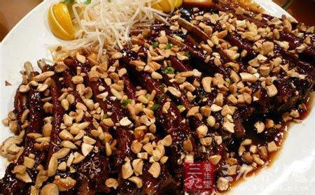 吃果仁的好处 哪些人不适合吃果仁？果仁的副作用有哪些