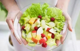 每天吃素能减肥吗 基本吃素、每天散步、保持糊涂。