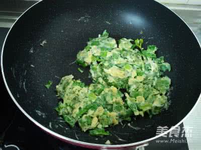 芹菜叶的吃法 鸡蛋炒芹菜叶 另类鸡蛋吃法的体验