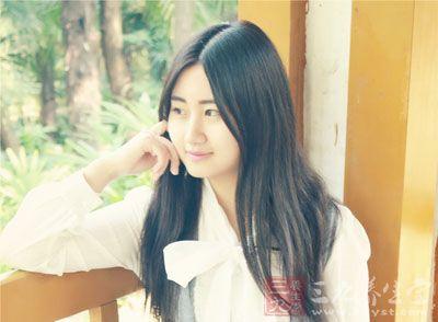 化浓妆的女人 女人化浓妆竟都是为了这事