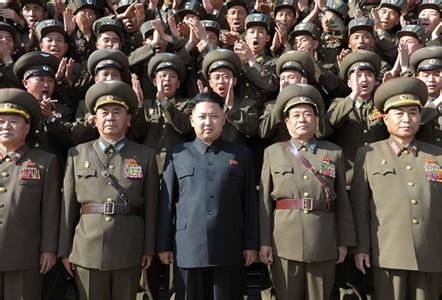 朝鲜金正恩视察丝袜厂 金正恩妹妹再度亮相 与其一同视察朝鲜空军指挥部