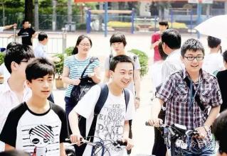 状元养成记 今日话题第3225期：四成状元来自普通初中治不了家长焦虑 2015.07.19