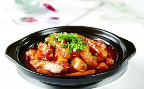 鱼香茄子煲 鱼香茄子煲 鲜美茄子煲在家就能做