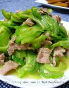 炒苦瓜肉片 夏天清热去火——苦瓜炒肉片