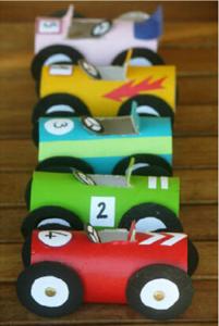 卫生纸筒手工生活巧用 (6)转载 卷纸筒巧做“小汽车”