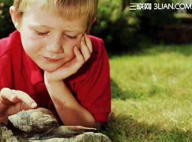 怎样帮孩子改正偷钱 孩子边吃边玩如何改正