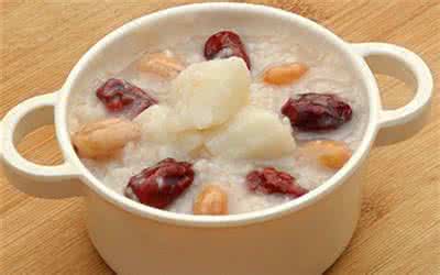 补血养颜粥 女人贫血变成黄脸婆 5汤+5粥,补血养颜,超神奇!