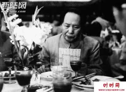 毛主席建国后的职务 建国后毛主席第一个电令要抓捕的人为何是罗克绍?