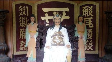 西夏党项族 悲惨收场的党项人：西夏王朝为何无法步写入正史