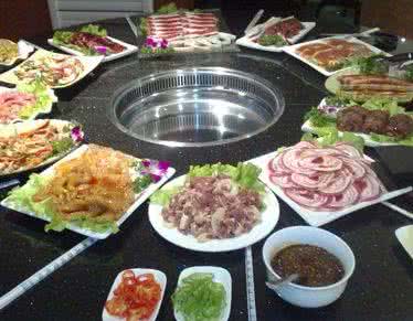 自助火锅烤肉 去最激萌火锅&amp;烤肉店圆你一个小公举梦！女生越多，折扣越高！