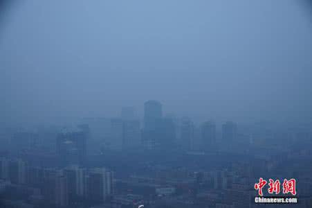 空气污染 雾霾 高强度雾霾：北京启动空气重污染红色预警