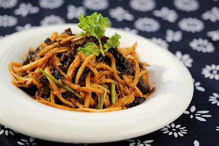鱼香肉丝的汁怎么调 如果调制制作鱼香汁 如果做鱼香菜及鱼香肉丝的做法【精品】
