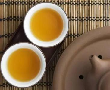 茶倒七分满酒倒八分 茶倒七分满 留下三分是人情
