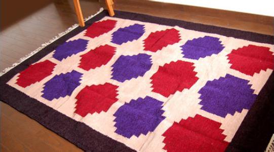 手工旧毛线编织地毯 手工旧毛线编织地毯 手工旧毛线编织地毯，编织出你的生活艺术