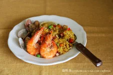 咖喱海鲜饭 米粒金黄,嚼劲十足的【咖喱海鲜饭】。。。