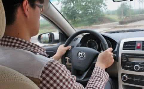 缓解眼睛疲劳 眼睛疲劳 缓解 开车 开车眼睛疲劳要学会8招缓解