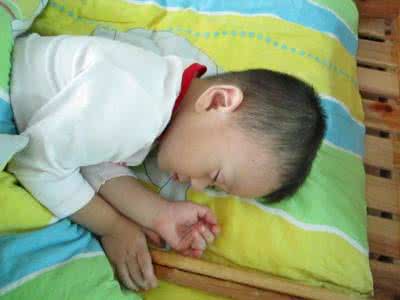 女婴被医生剪断指 女婴独自午睡 两个月女婴午睡身亡，关于宝宝睡眠那些事儿